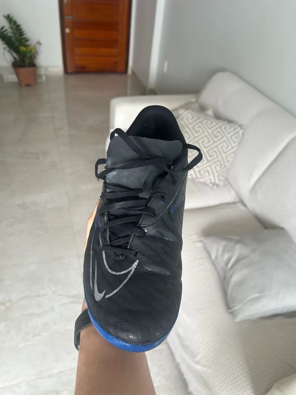 Chuteira Nike Phantom GX Club Futsal TAM 42 - Foto 3