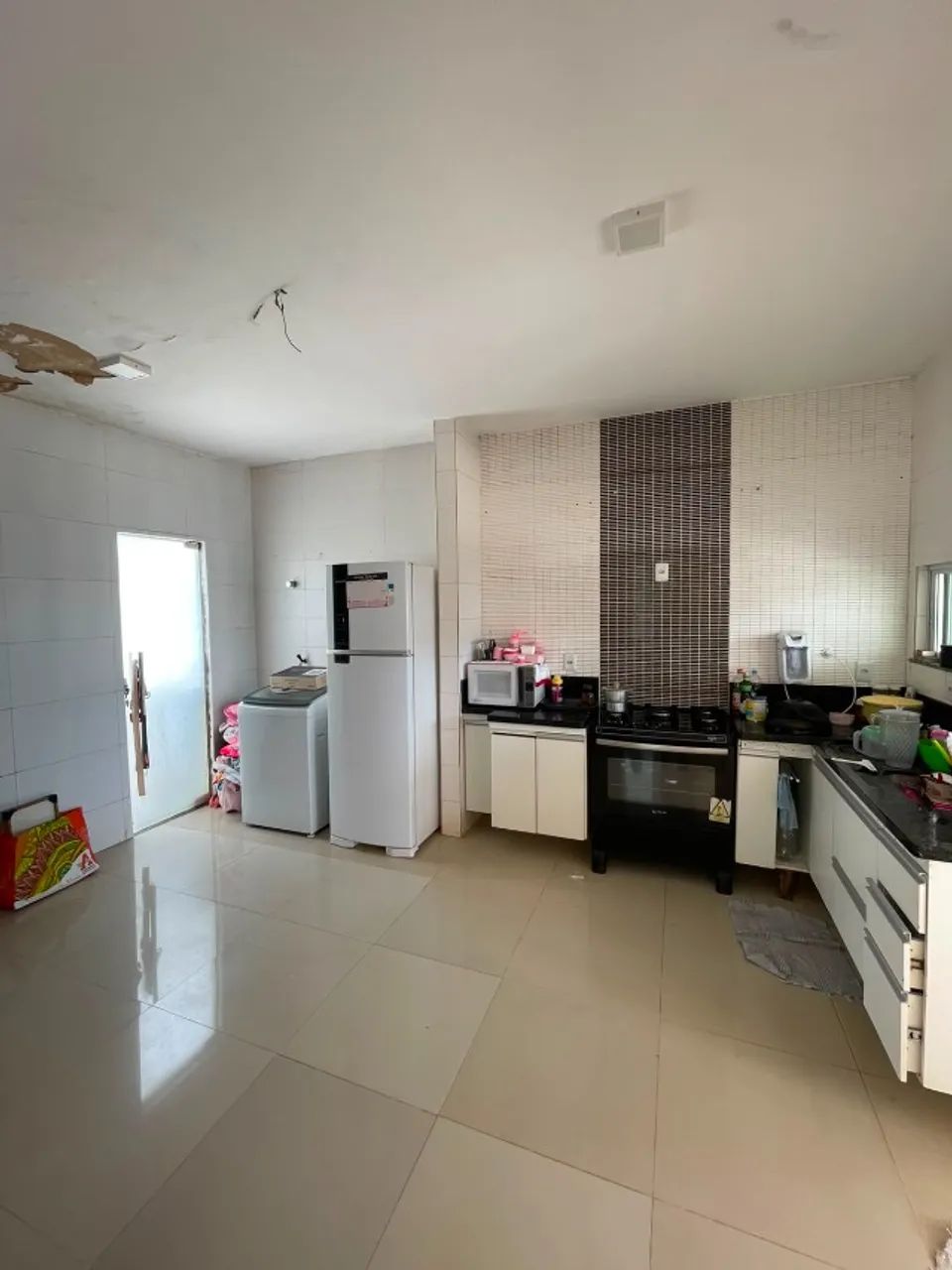 ALUGO CASA ESPAÇOSA VENTILADA E COM PROJETADOS TC - Foto 5