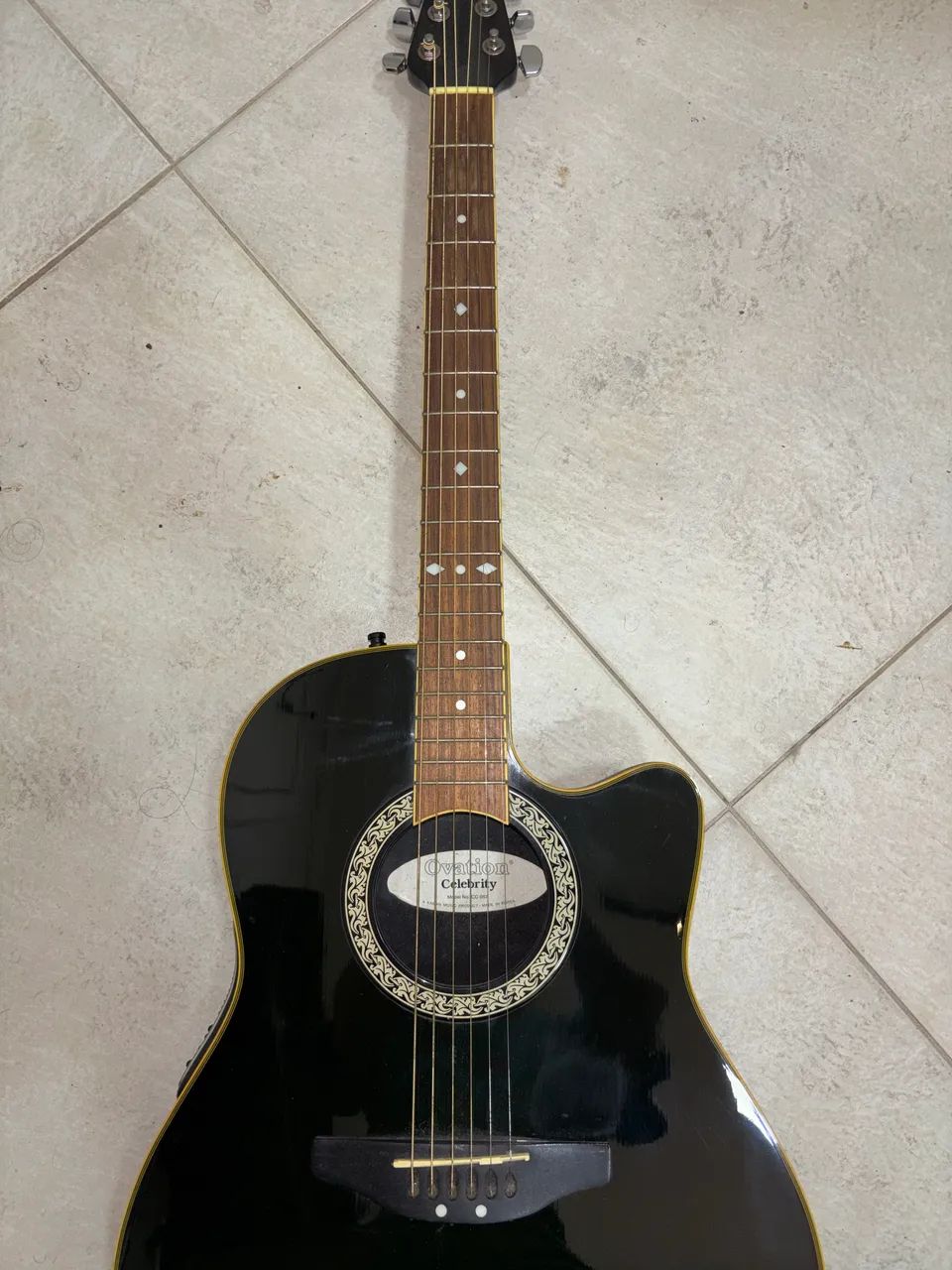 Violão Ovation Celebrity elétrico 