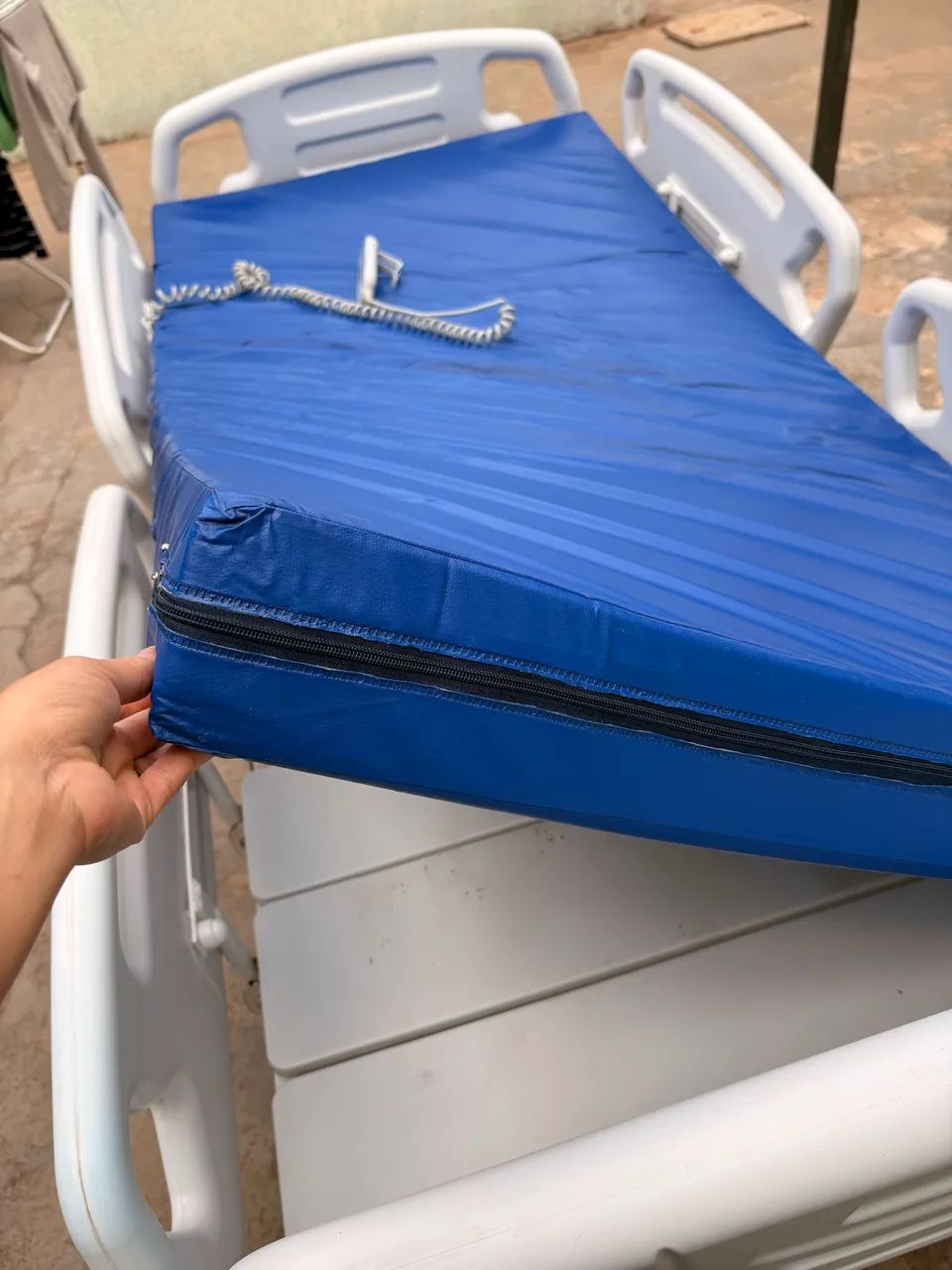 Cama hospitalar automática com controle  - Foto 2