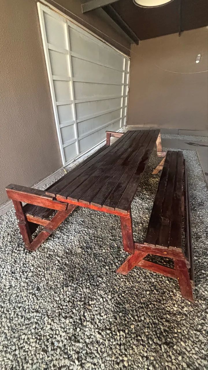 Mesa de madeira com bancos  - Foto 3
