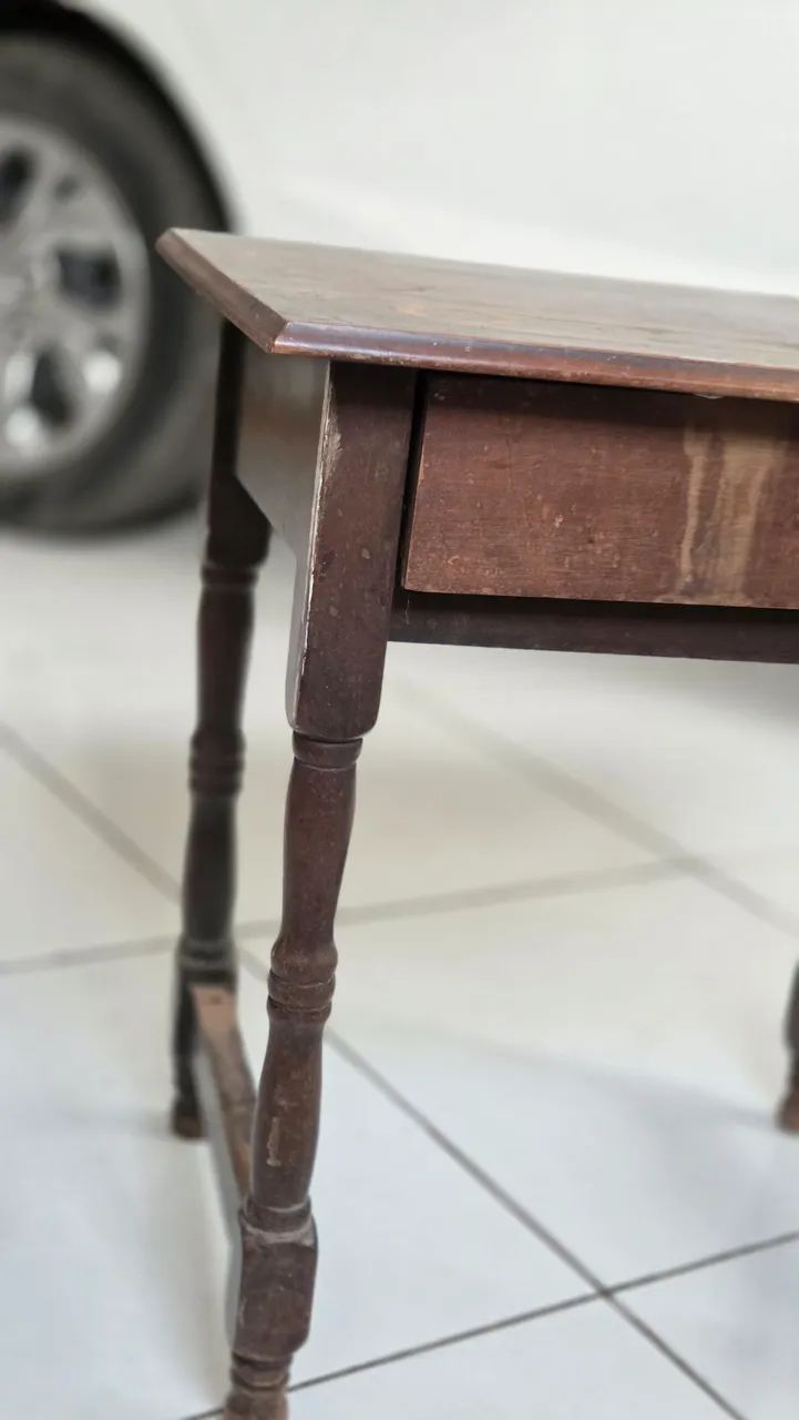 Mesinha de cabeceira clássica  - Foto 5
