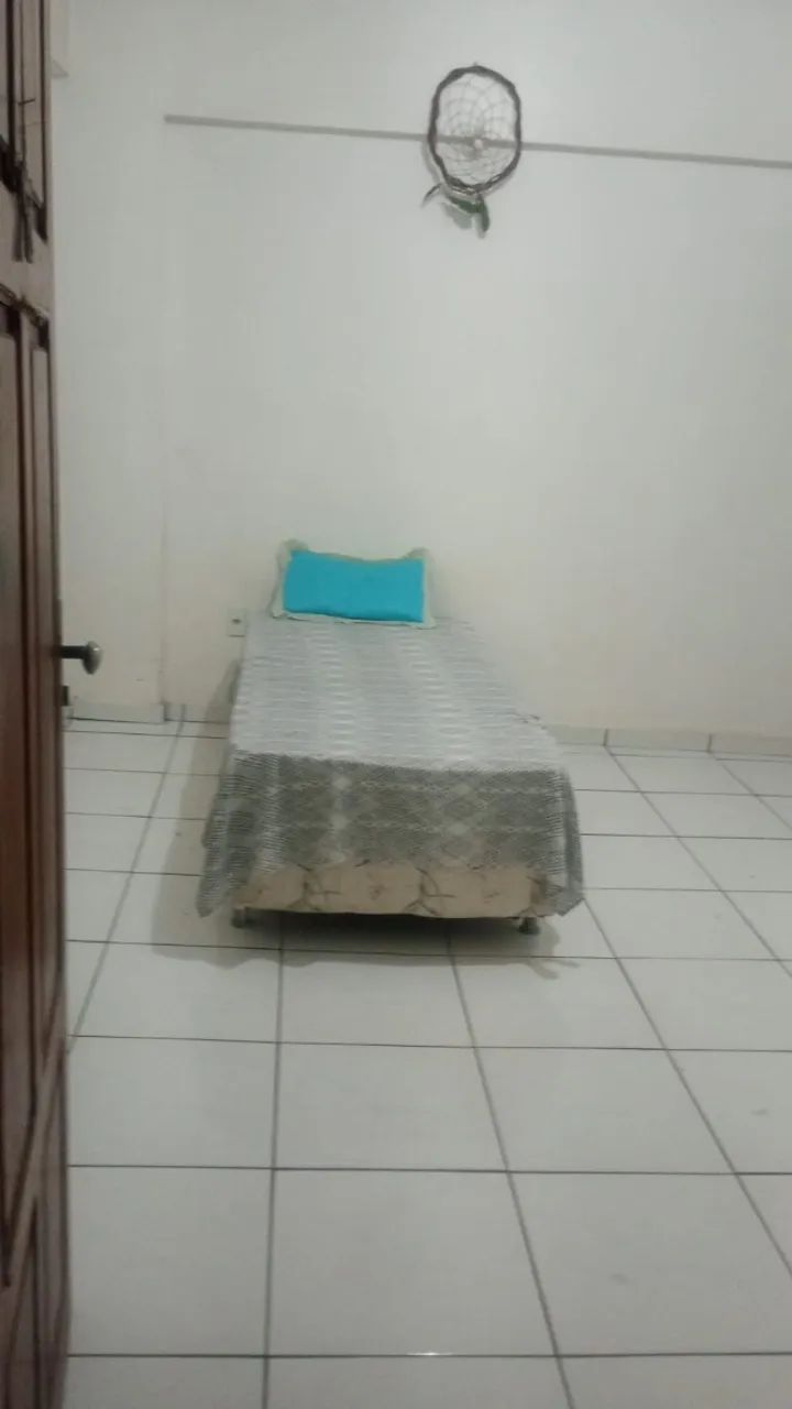 Quarto em apartamento familiar  - Foto 2