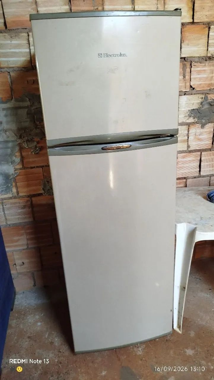Vendo geladeira funcionando perfeitamente 