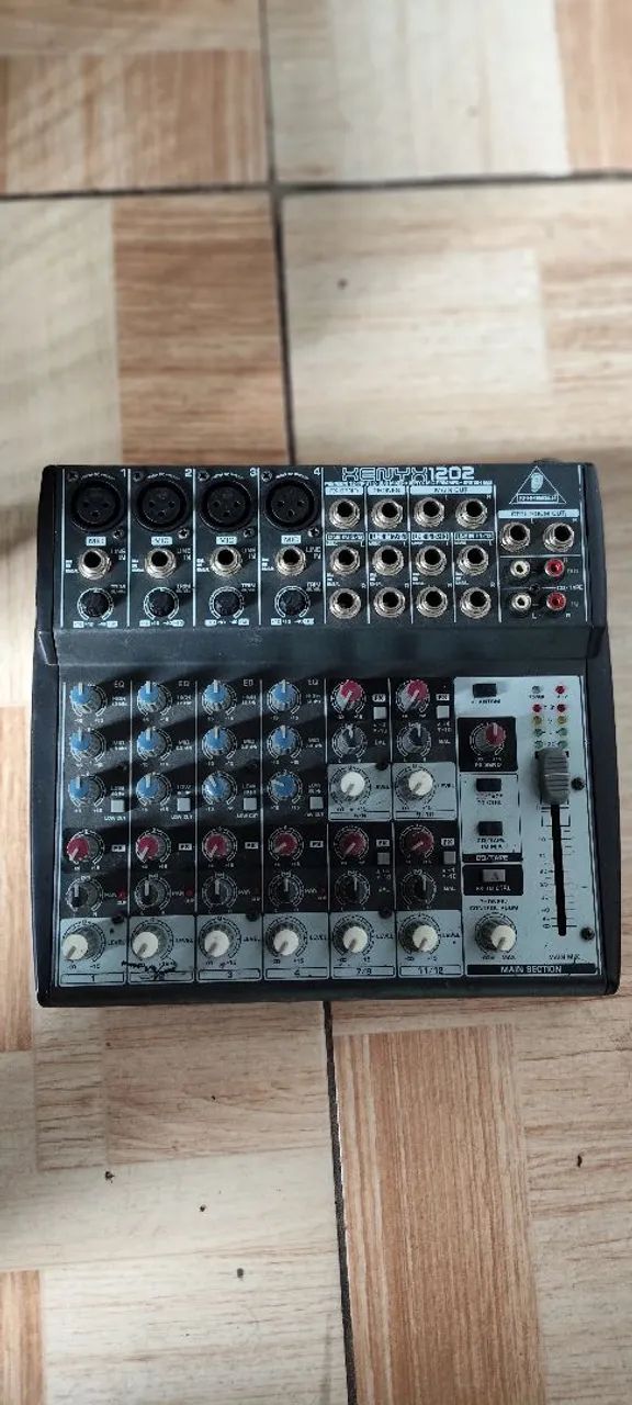 Mesa Behringer 1202 - Foto 2