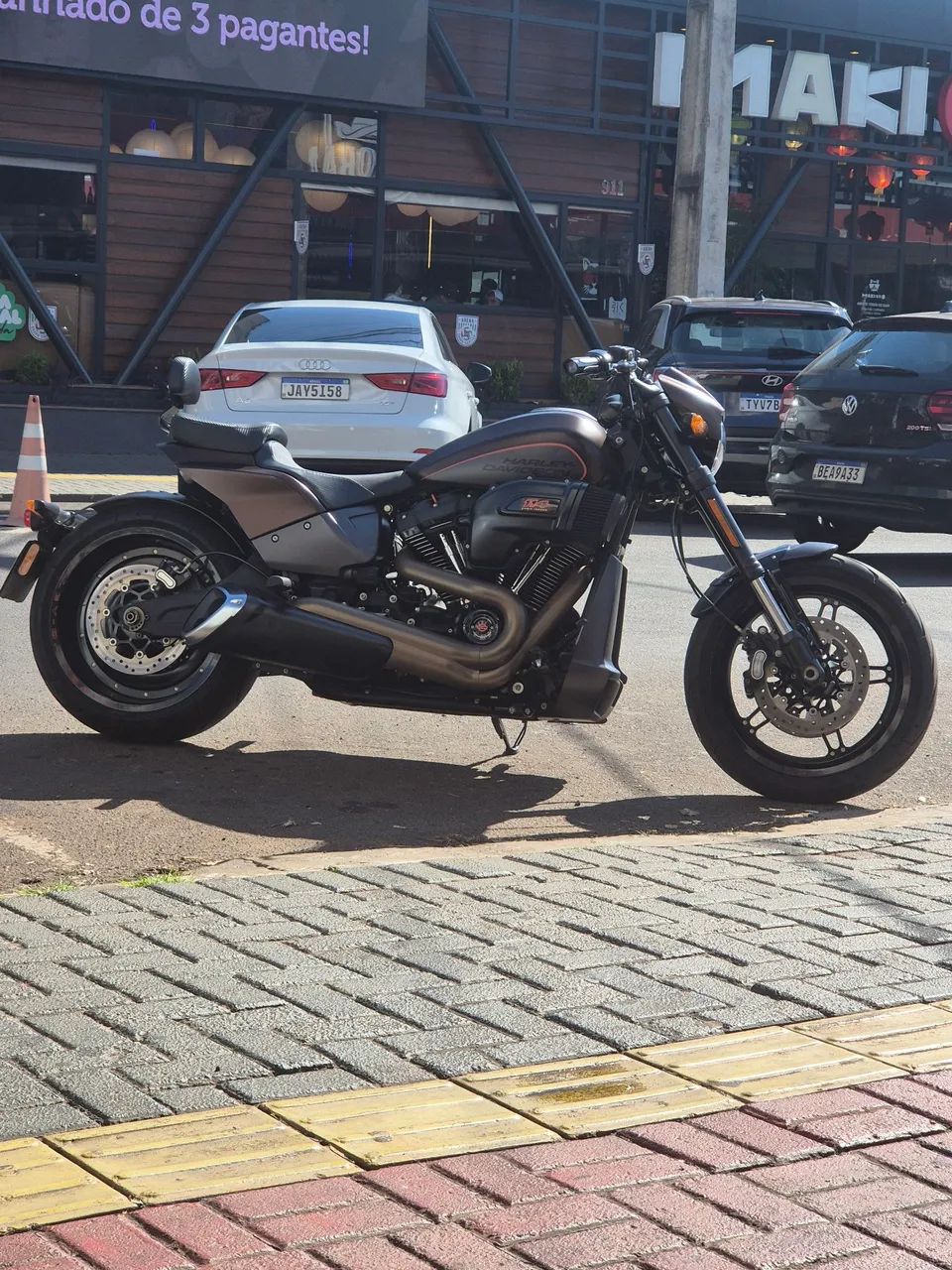Vendo Harley FXDR 114