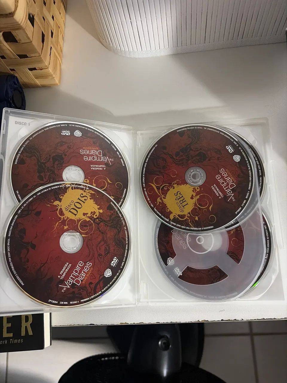 BOX DVD THE VAMPIRE DIARIES  - Foto 4