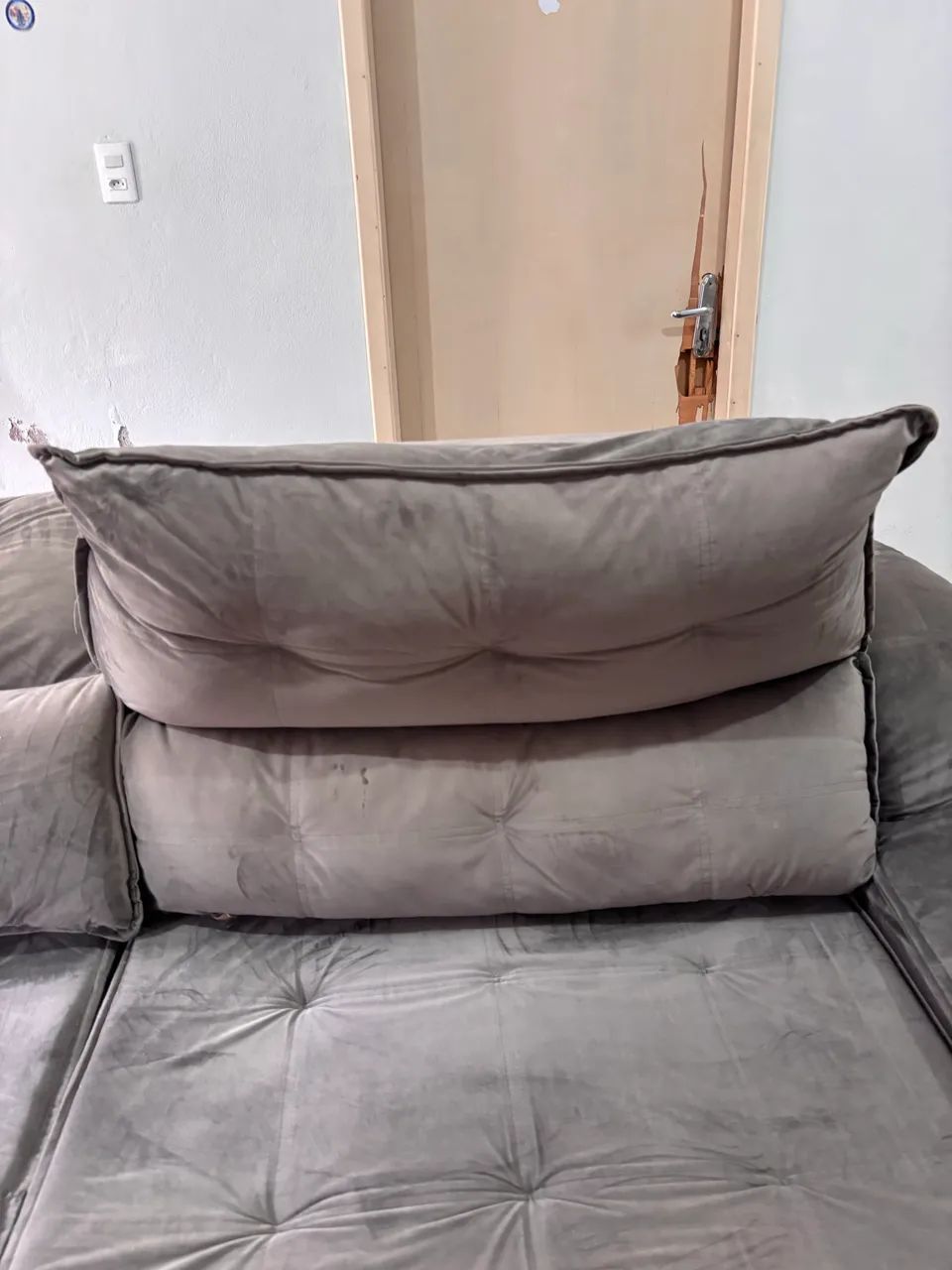 Sofá retrátil e reclinável cinza -2,38 m - Foto 4