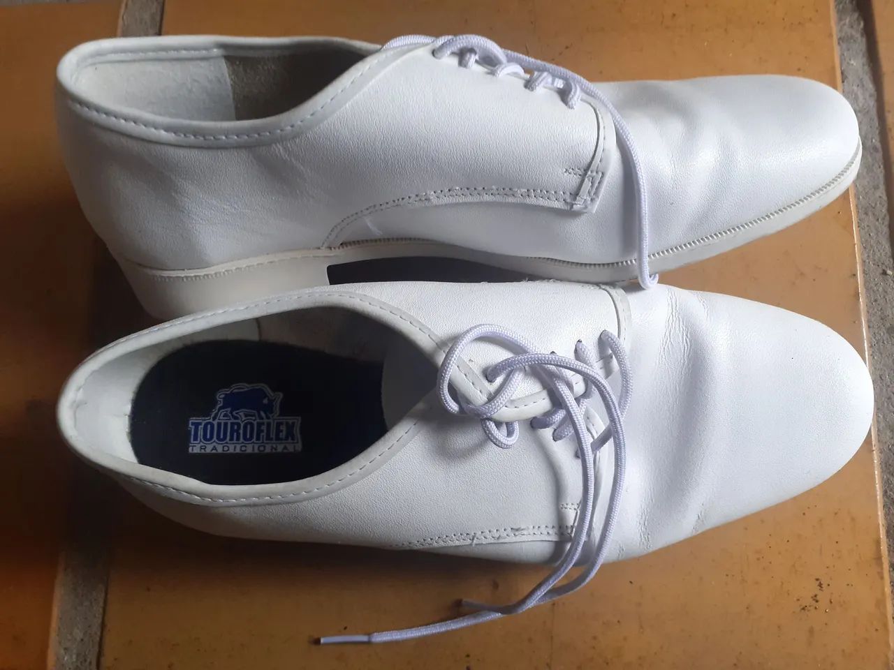 Par de sapatos brancos número 38 - Foto 2