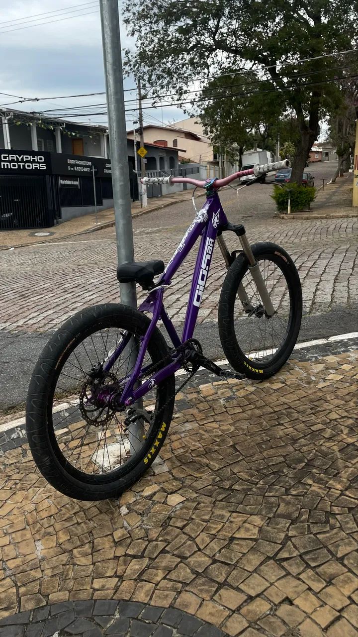 Gios 4trix roxa e branca