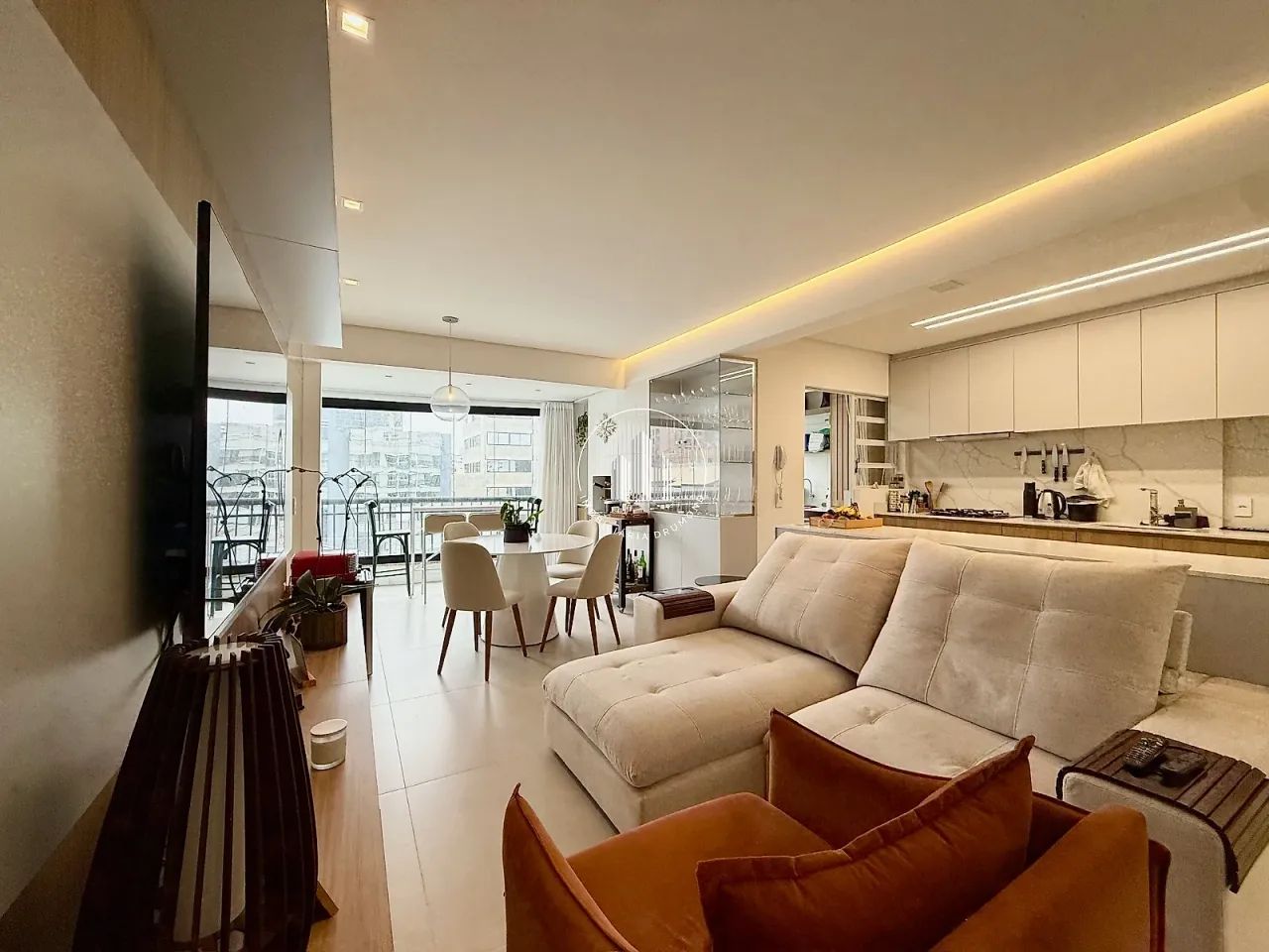 Apartamento 2 Quartos com 2 Suítes e 93m² - Coqueiros - BRN