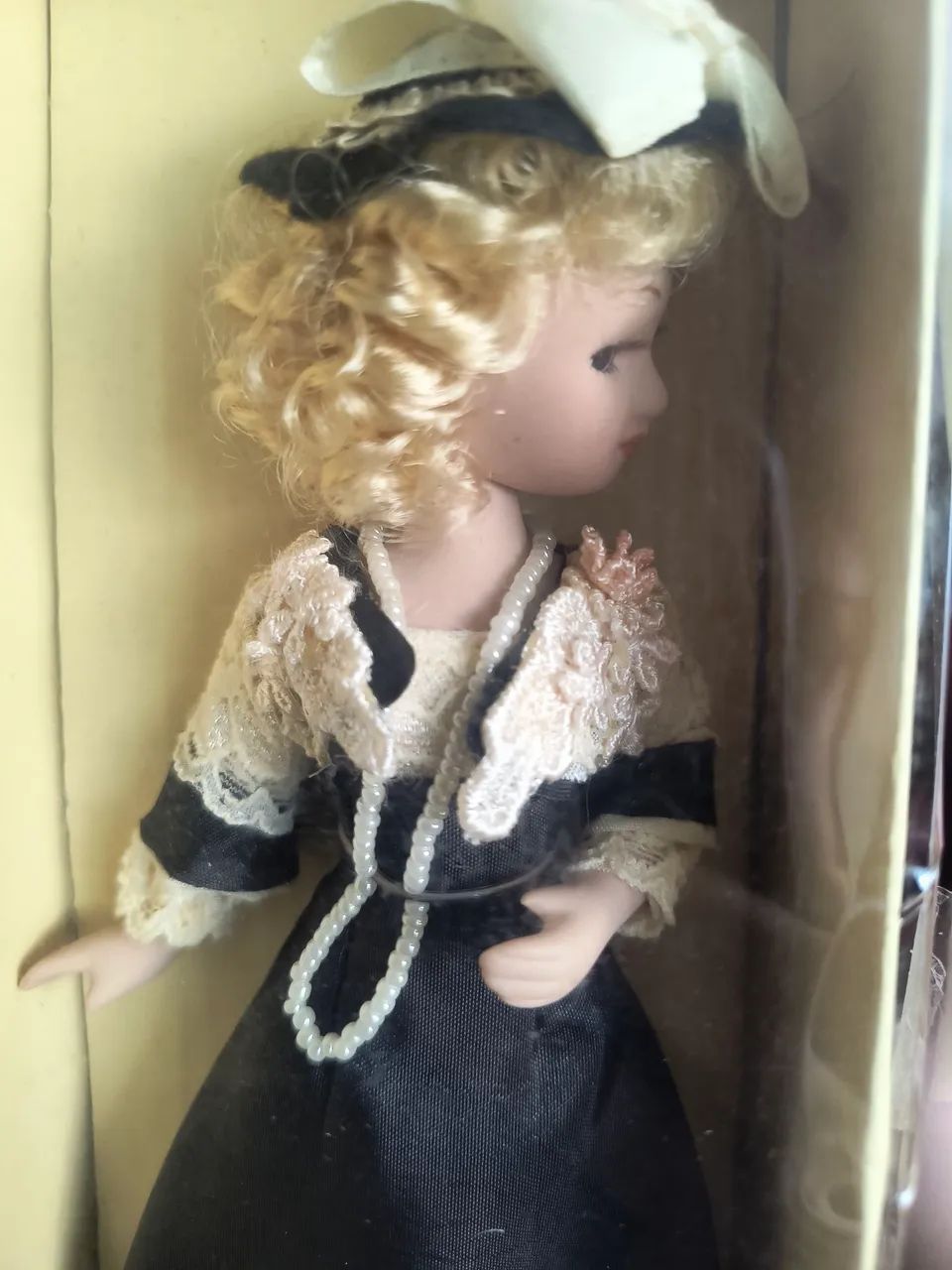 Damas da época boneca porcelana  - Foto 3