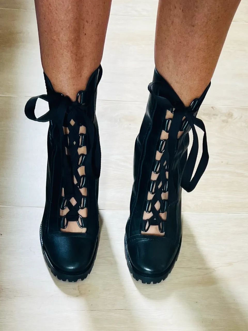 Bota Schutz novíssima. - Foto 2