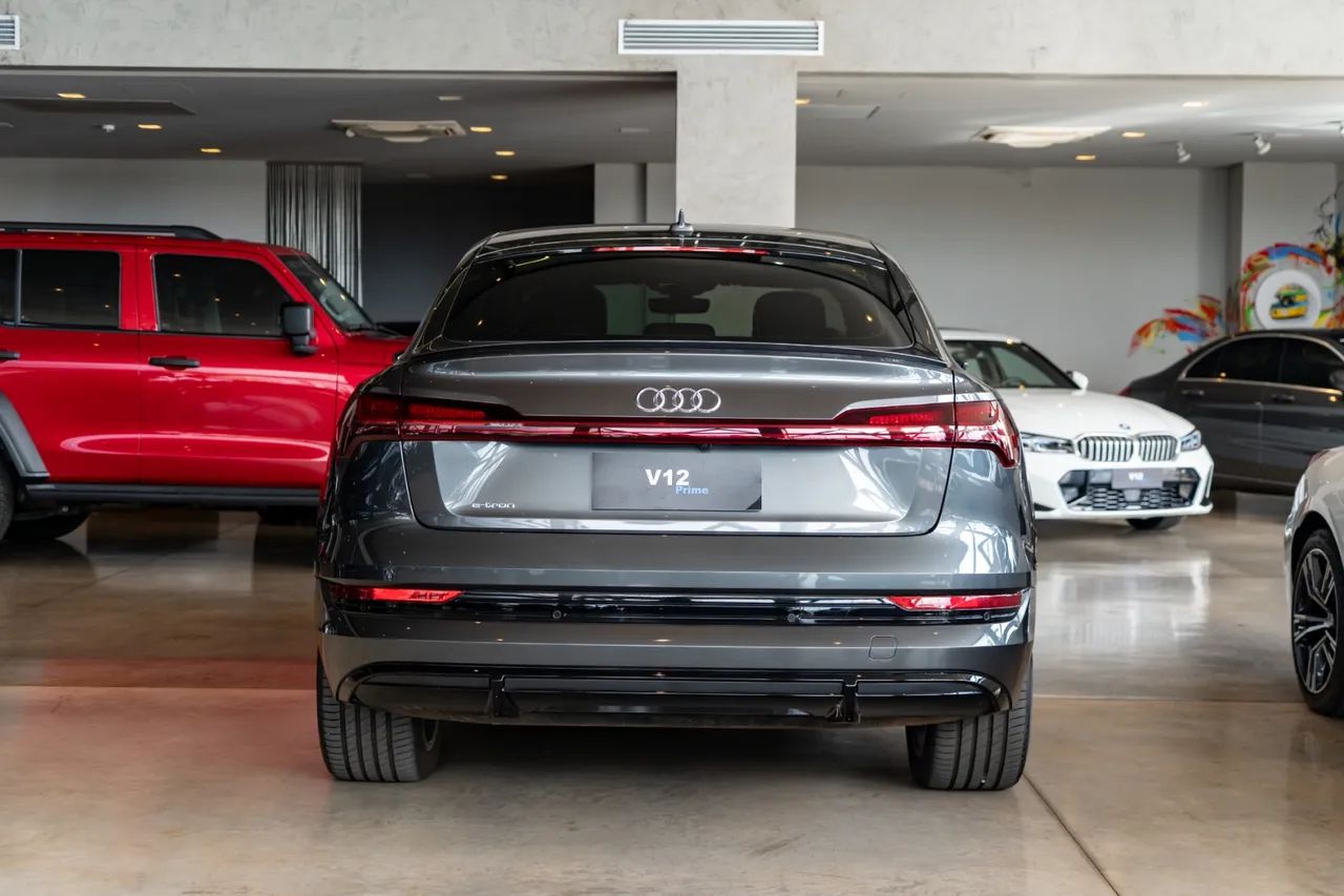 Audi E-Tron Performa. Black Aut. (elétrico) 2022 - Foto 4
