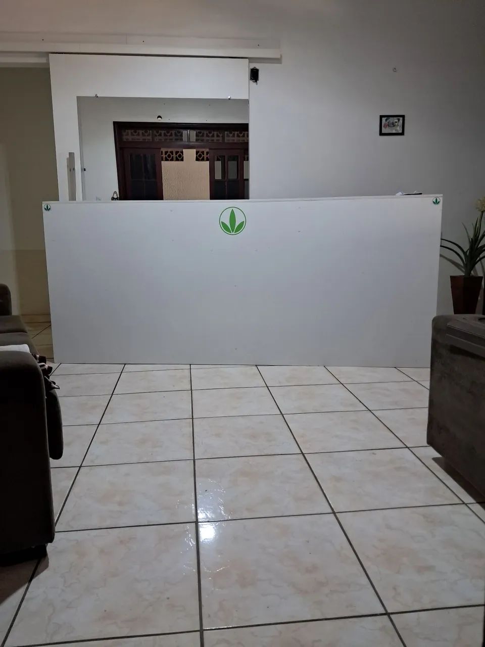 Balcão mdf grande.