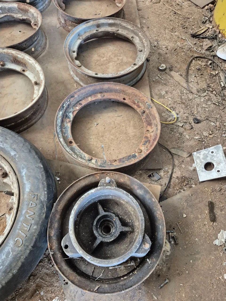 Vendo rodas de lambreta antiga  - Foto 4