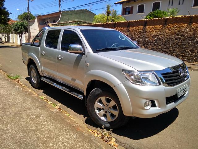Hilux automática 2012