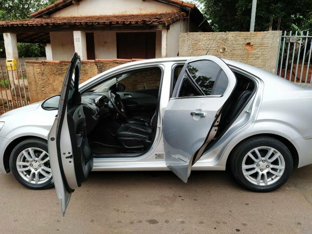 Vendo Sonic Sedan 1.6 - Foto 4