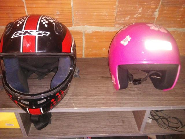 2 capacetes semi-novo por apenas 50 reais