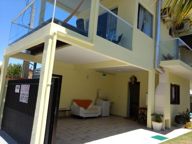 Sobrado a 70 mts da praia da Enseada com ar e Wifi - Foto 19