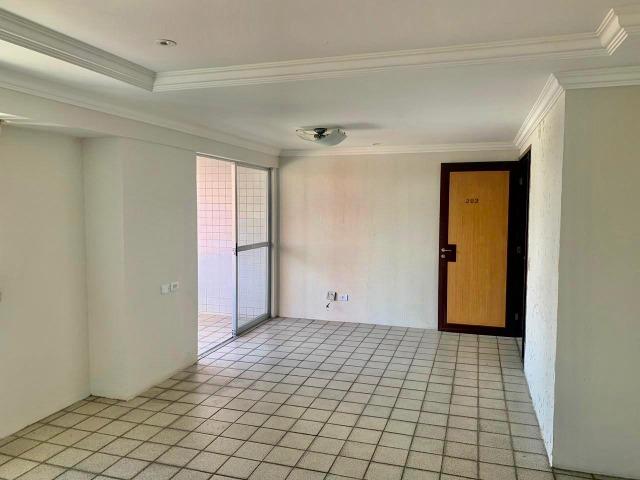 Apartamento nas Graças, 3 quartos, mais dependência empregada, 100% nascente - Foto 4