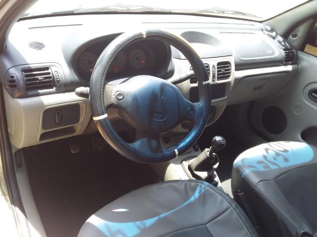 Clio sedã - Foto 6