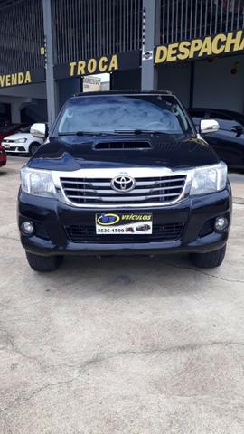 Toyota - Hilux SRV - 2012