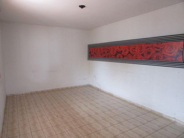 Casa com 3 quartos - Bairro Jardim Planalto em Goiânia - Foto 4