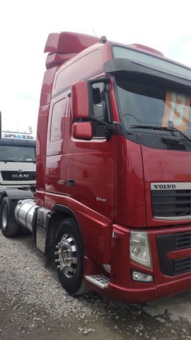 VOLVO FH 460 GLOBETROTTER 6X2 AUTOMÁTICO