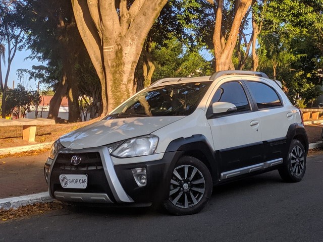 TOYOTA ETIOS CROS 1.5