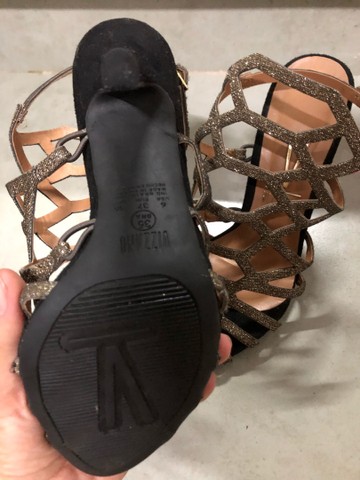 Sandália de salto Vizzano gladiadora brilhosa - Roupas e calçados -  Loteamento Celina Park, Goiânia 1014131689 | OLX