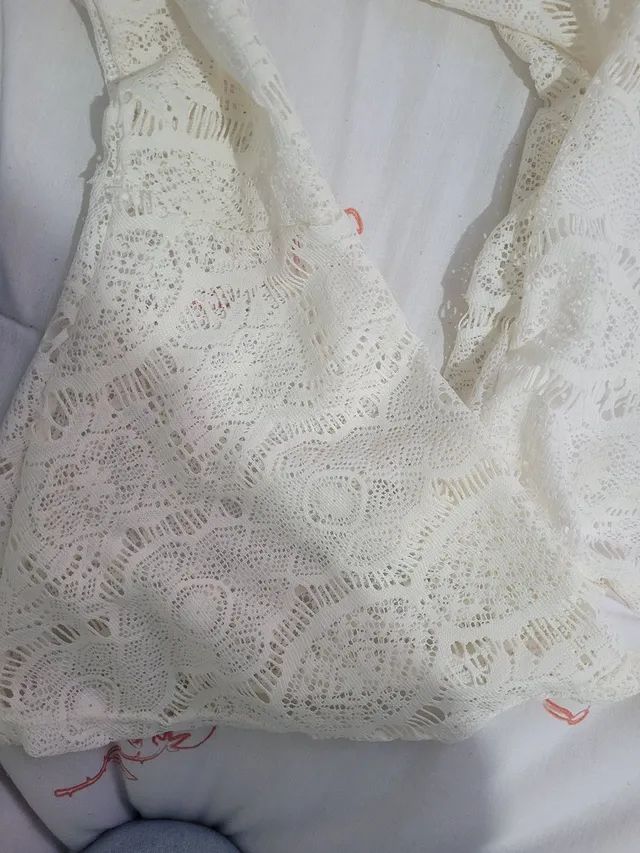 Cropped inverno com mangas branco com detalhes em renda - Foto 2