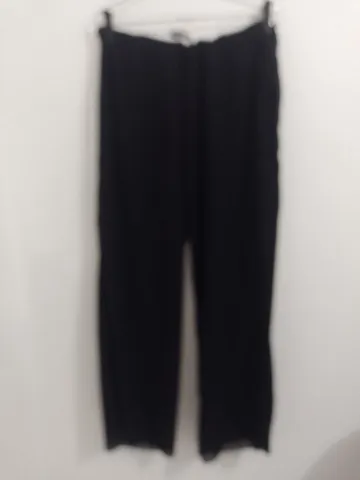 Calça feminina pantalona preta