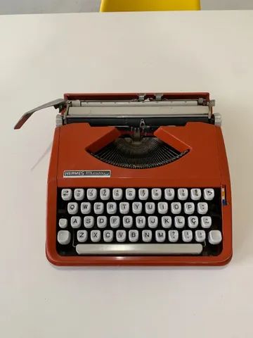 Máquina de escrever Hermes Baby