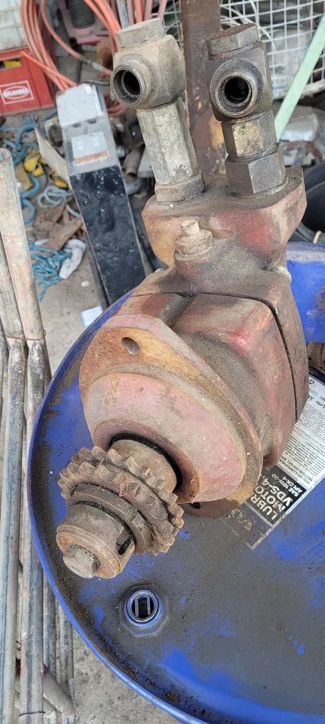 Vende se motor idraulico , prop para gunchos, reboque e outras aplicaçao - Foto 2