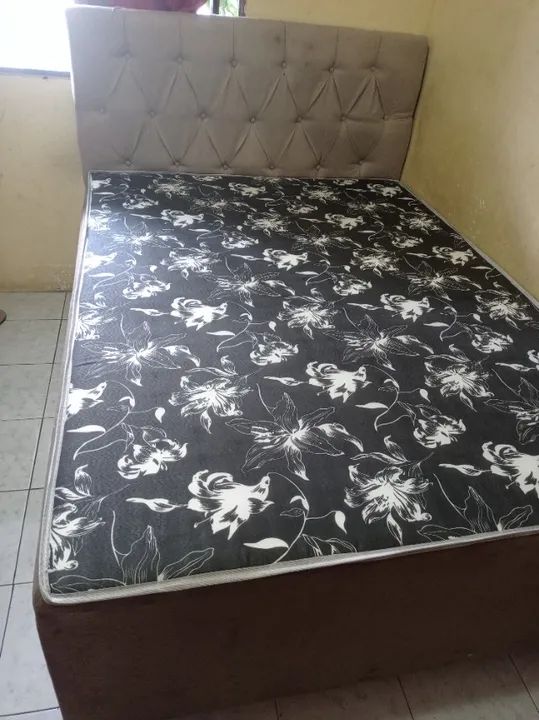 Cama casal box , cabeceira e Puff baú  - Foto 4