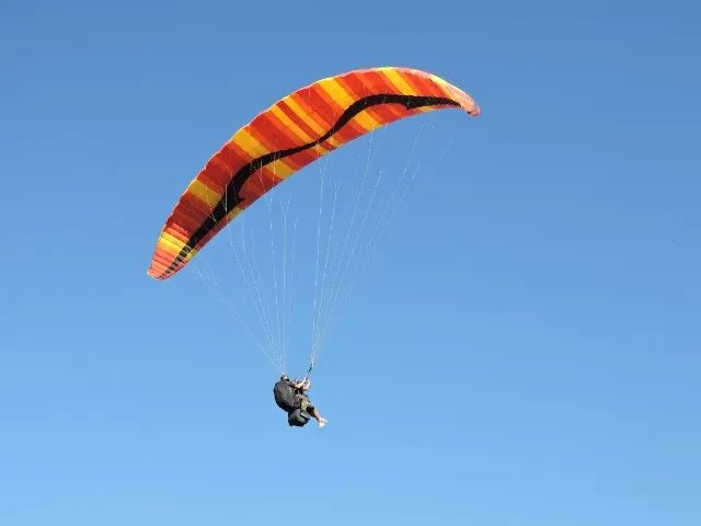 Parapente duplo Kangaroo 4 - Tandem LTF / EN C - Revisada com laudo  Cor personalizada  - Foto 5