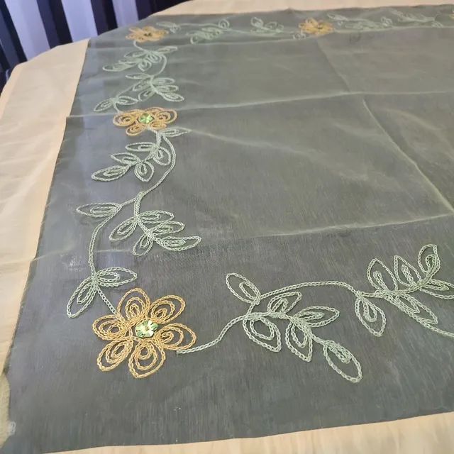 Toalha de mesa bordada  - Foto 2
