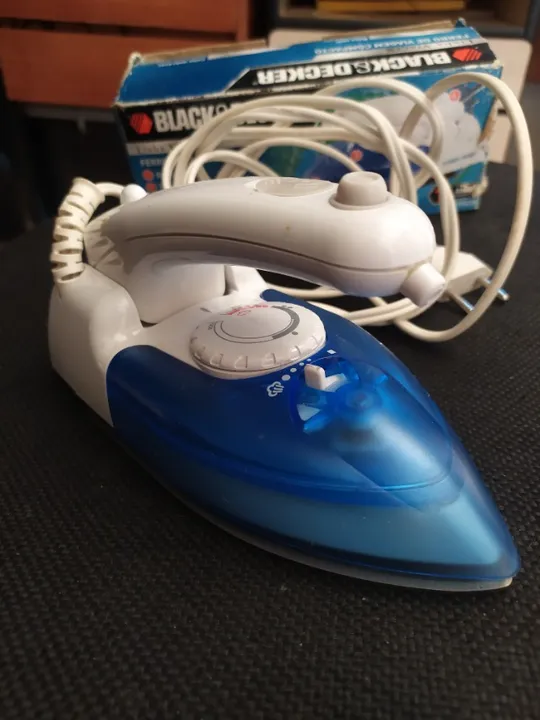 Black Decker Ferro de Passar Roupa com Vaporizador, Portátil para Viagem Bivolt