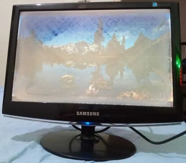 Monitor LCD Samsung - Foto 2