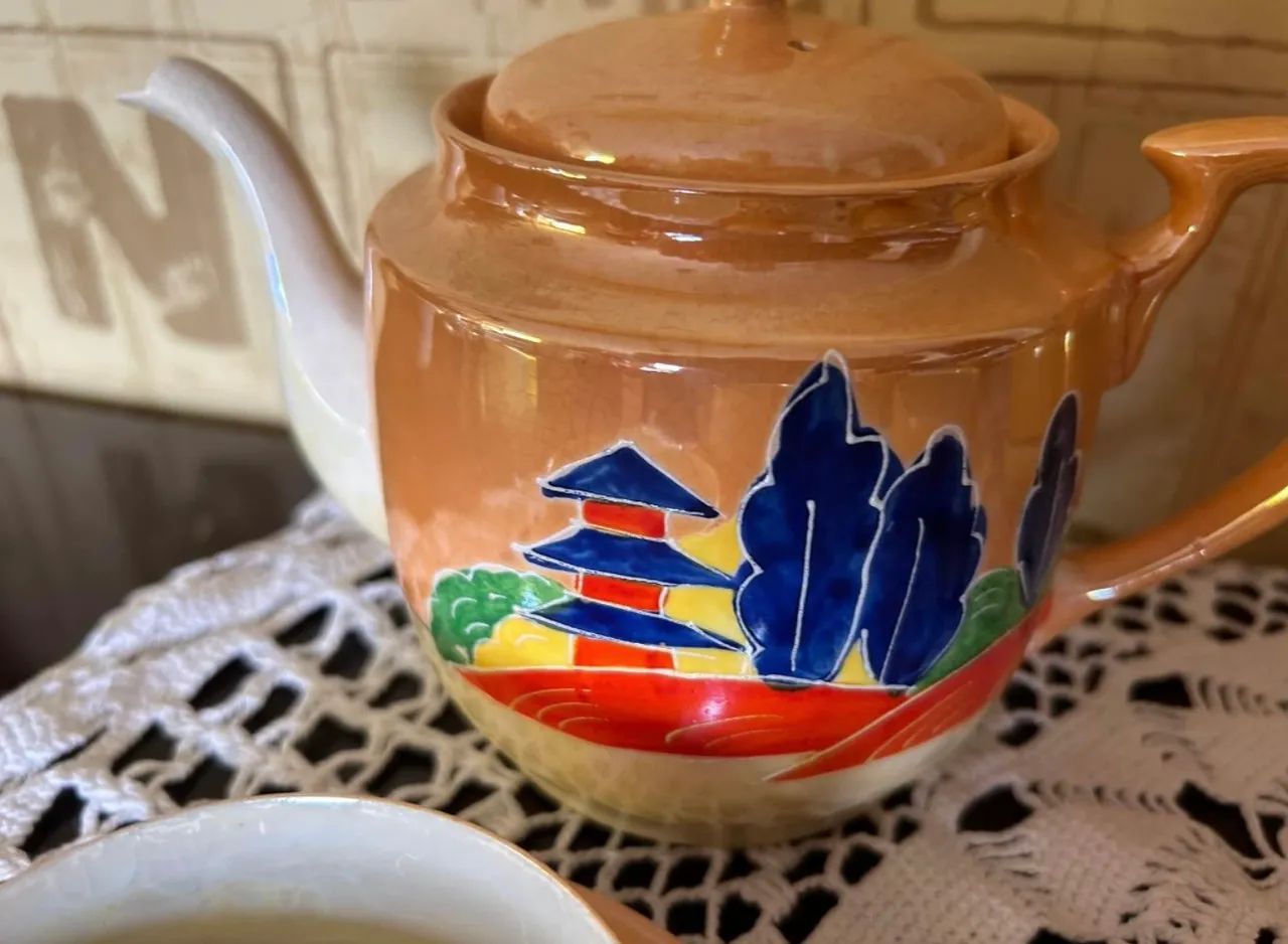 Jogo de chá japonês, casca de ovo, lindamente decorado. Possui 8 peças.  - Foto 3