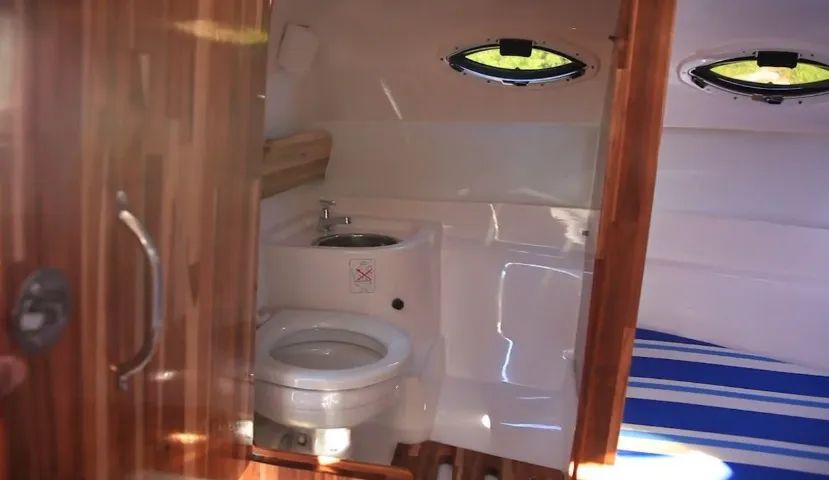 Evolve 265 CAB, Lancha LINDA, Bem Cuidada, Nova Pintura, Um Dono Só - Foto 4