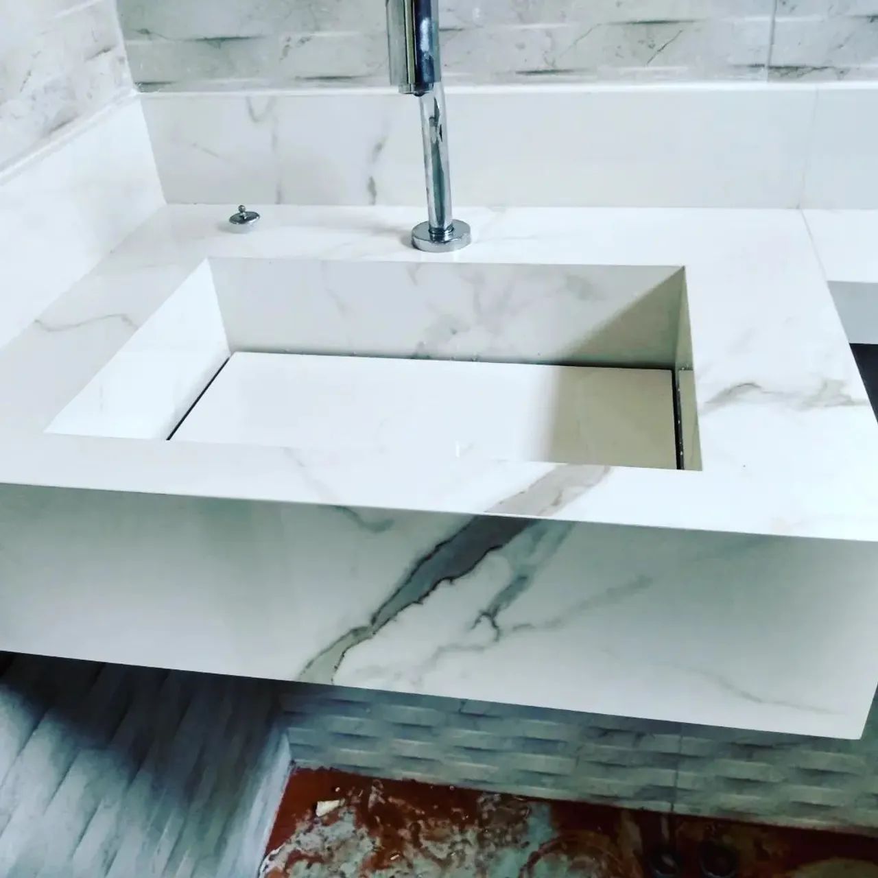 Lavatórios e nichos em porcelanato sob encomenda 