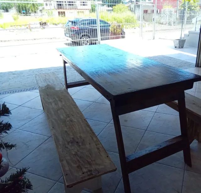 Mesa de churrasco completa com bancos64352820278017122