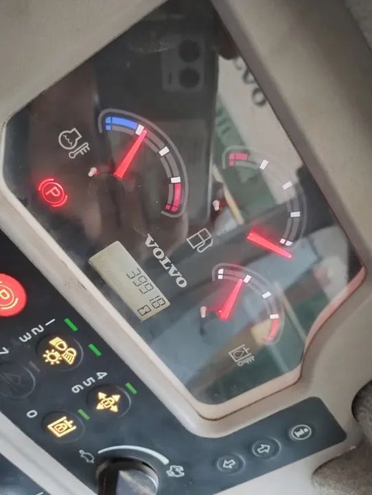 MINI CARREGADEIRA MODELO MC 70C ANO 2014 - Foto 2