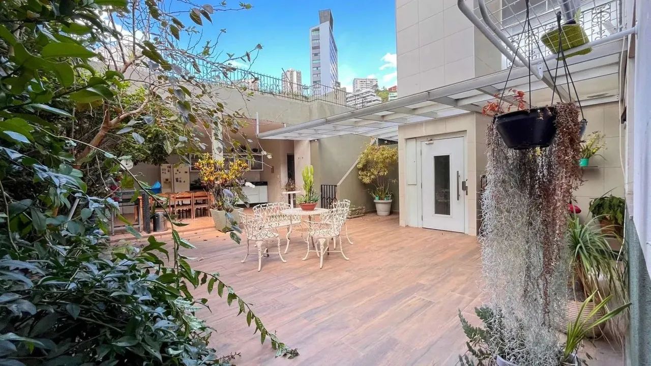 Casa no Santa Lúcia com 541m², 4 quartos, 2 suítes, 5 banheiros e 4 vagas - Foto 2
