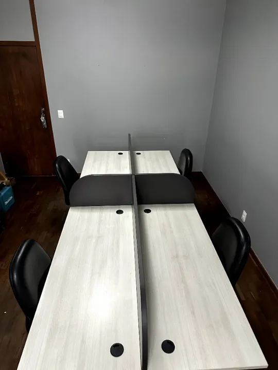 Mesa de Escritório - Caderode (R$ 550 cada)