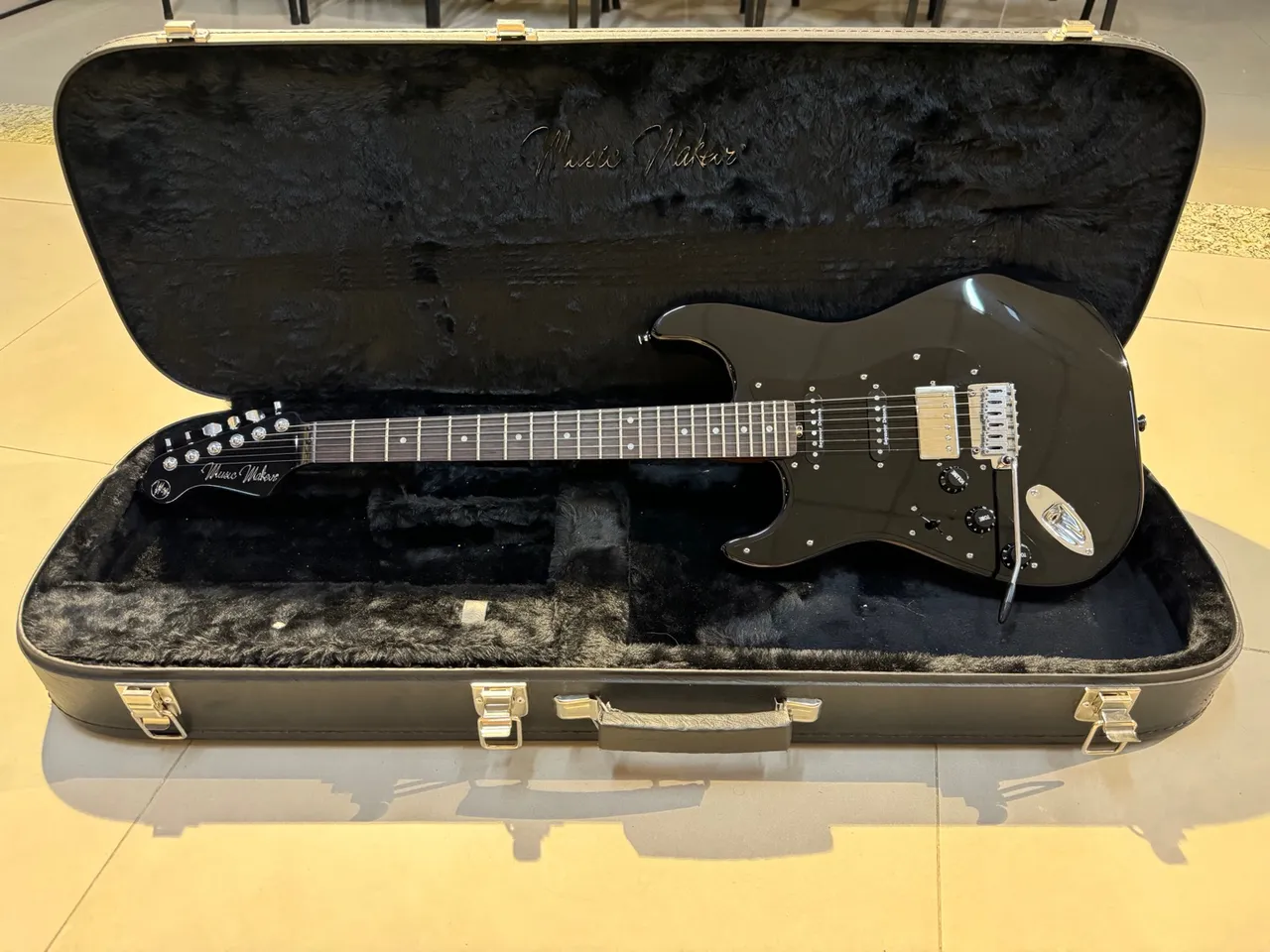 Guitarra Music Maker Canhoto- Black Diamond