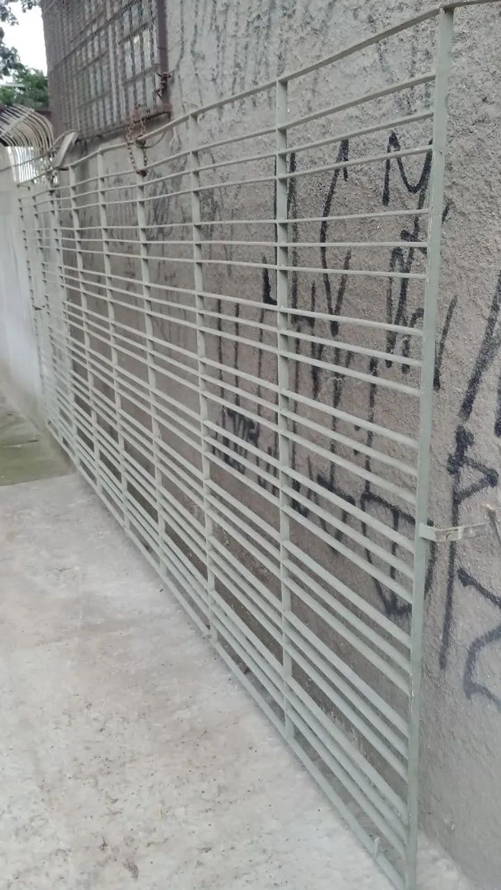 Grade de proteção de ferro chato 4,50 de comprimento por 1,75 de altura próx Sapopemba  - Foto 3