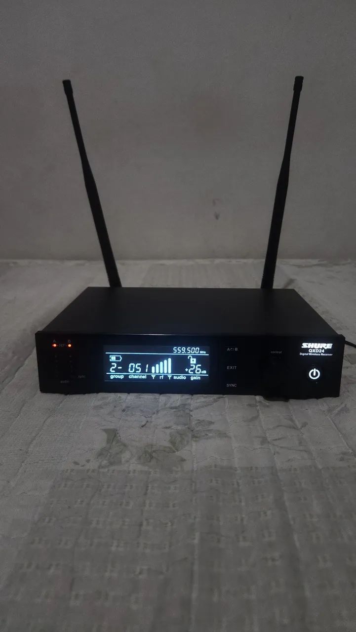 Kit Microfone Sem Fio Shure - 2 Microfones + Receptor - Foto 2